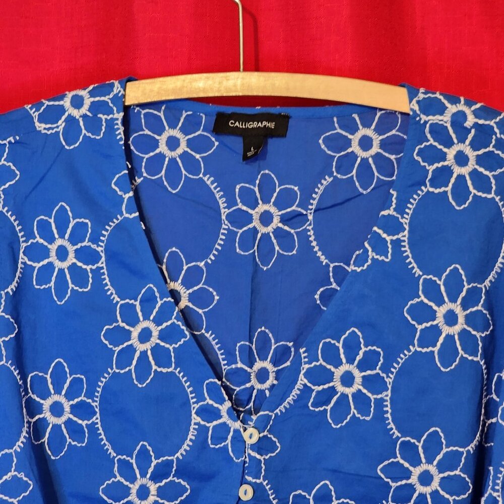 Calligraphie Women's Blouse Embroidered V-neck Button Down Blue White Size Large - Picture 3 of 15